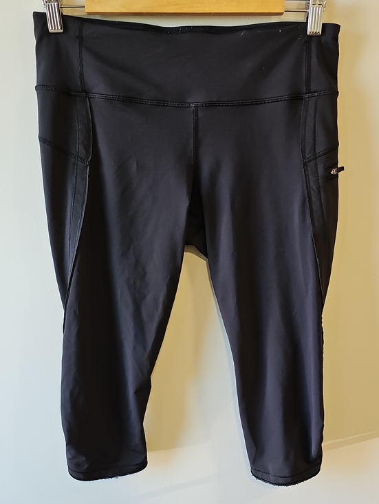 lululemon athletica Pants - lululemon athletica Size 8 Black Capri Athletic Leggings